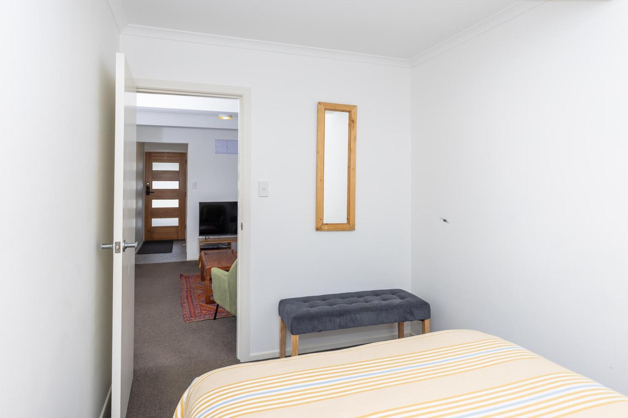 2 Bedroom Home Away From Home Near Cbd & Private Parking Hamilton Kültér fotó