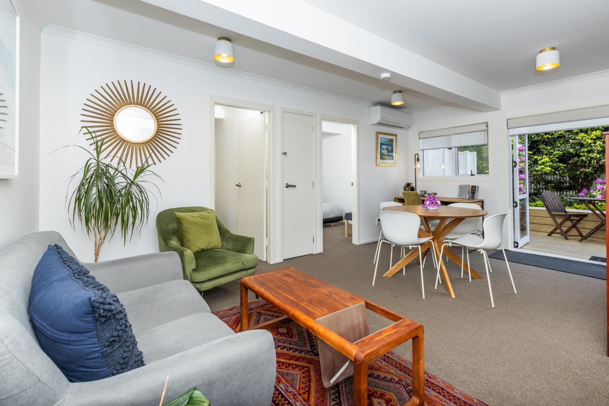 2 Bedroom Home Away From Home Near Cbd & Private Parking Hamilton Kültér fotó