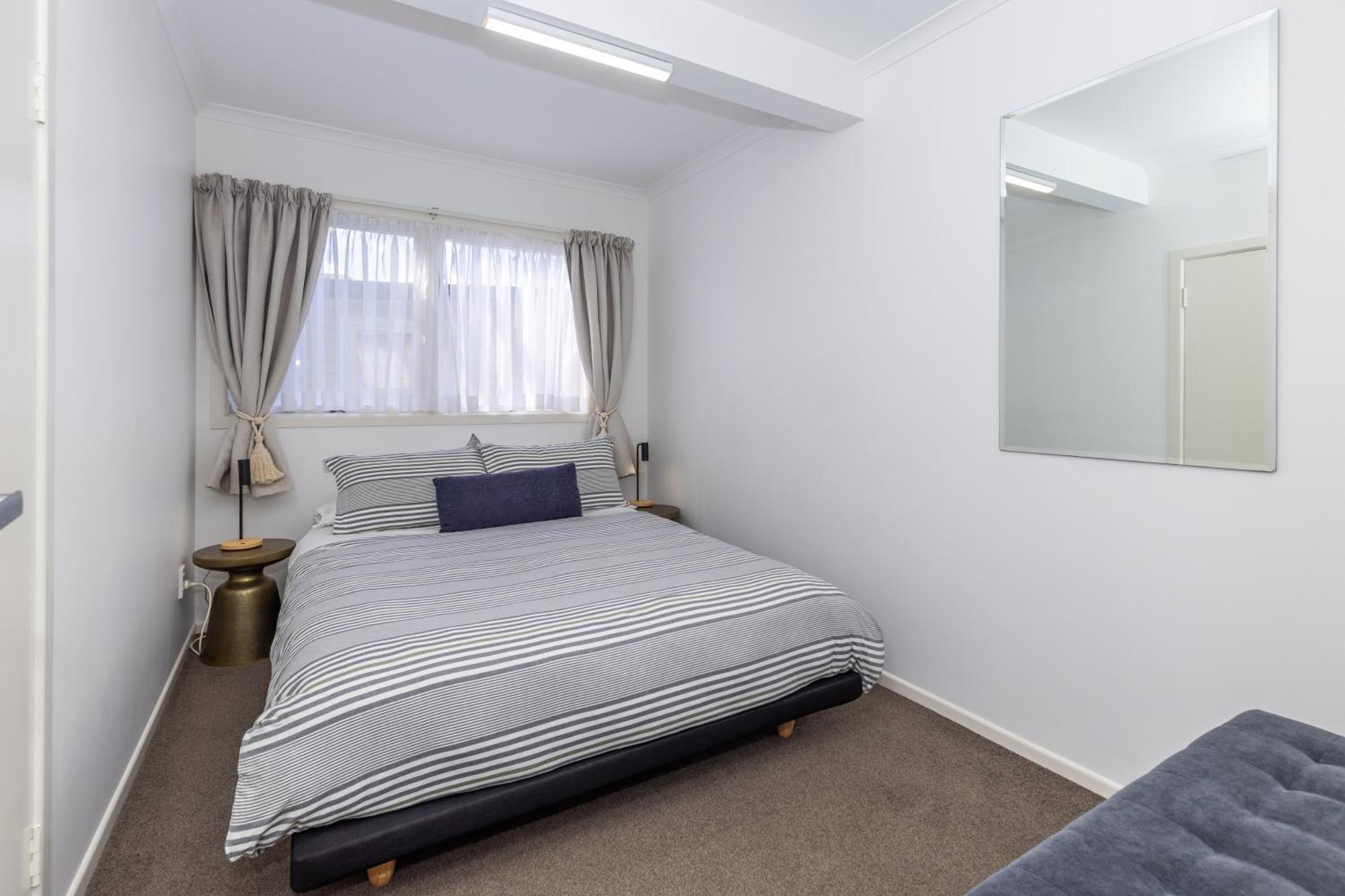 2 Bedroom Home Away From Home Near Cbd & Private Parking Hamilton Kültér fotó